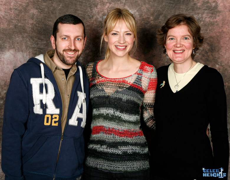 How tall is Beth Riesgraf