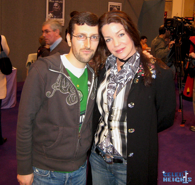 How tall is Claudia Christian