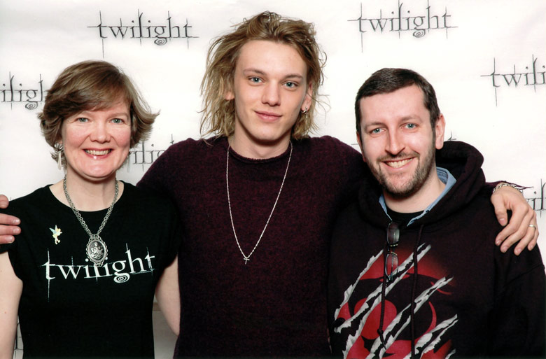 How tall is Jamie Campbell Bower