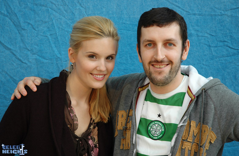 How tall is Maggie Grace