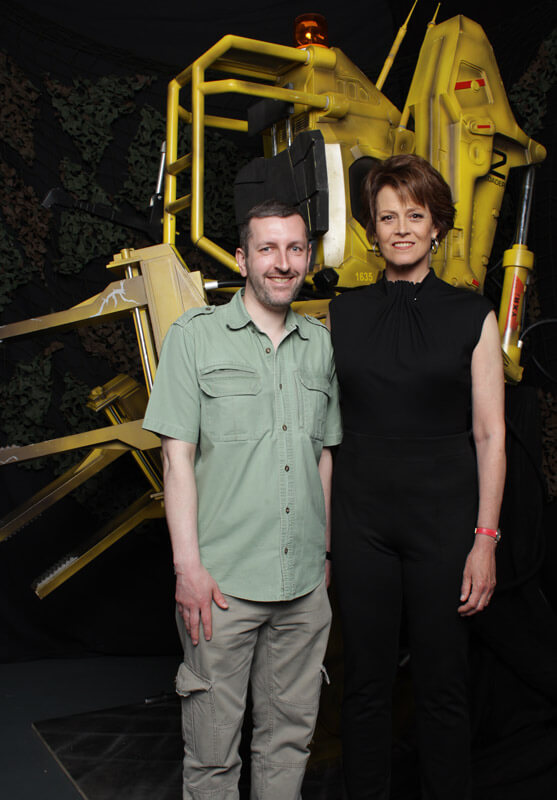 How tall is Sigourney Weaver