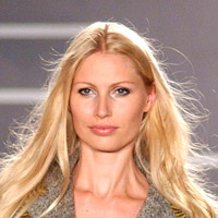 Height of Kirsty Hume