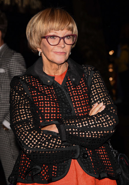 How tall is Anne Robinson