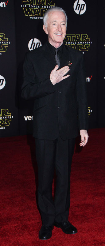 How tall is Anthony Daniels