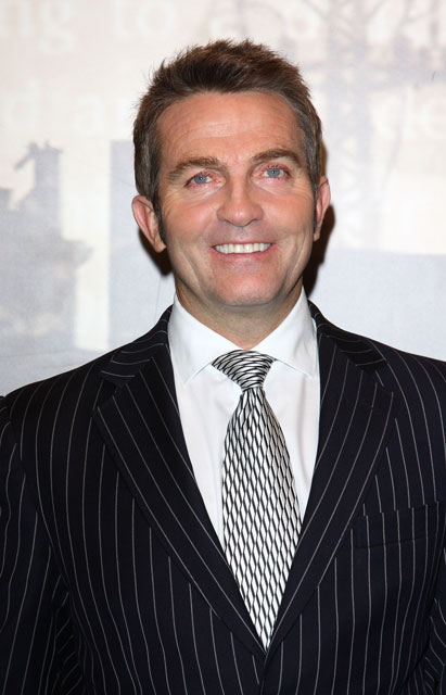 How tall is Bradley Walsh