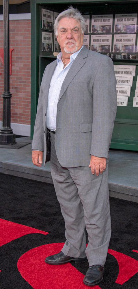 How tall is Bruce McGill
