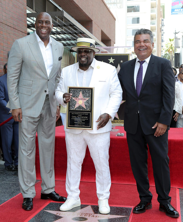 How tall is Cedric the Entertainer
