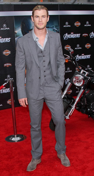 How tall is Chris Hemsworth