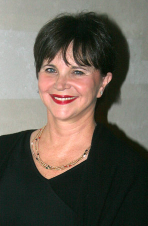 How tall is Cindy Williams