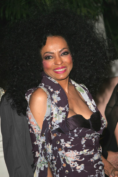 How tall is Diana Ross