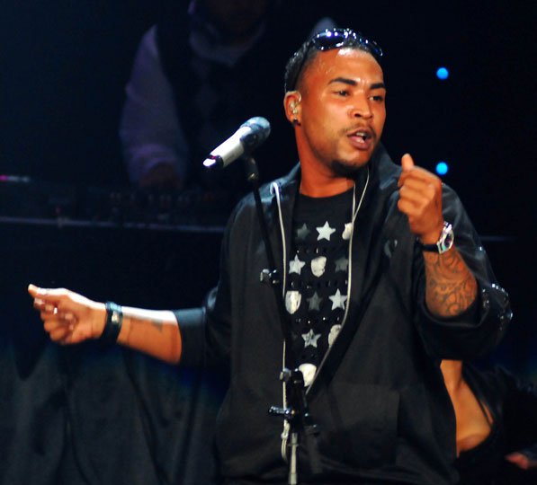 How tall is Don Omar