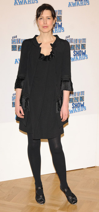 How tall is Gina McKee