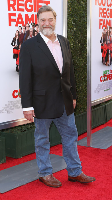 How tall is John Goodman