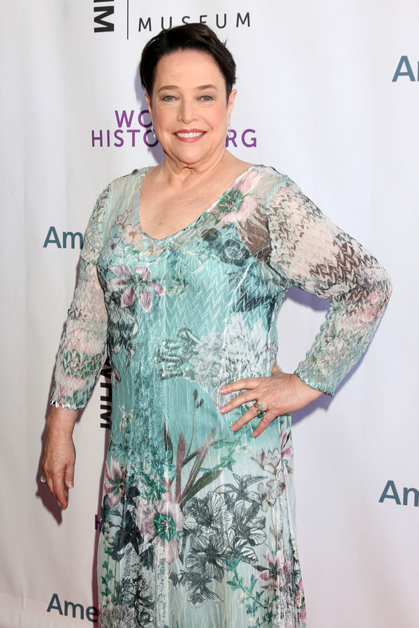 How tall is Kathy Bates