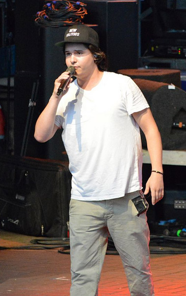 How tall is Lukas Graham