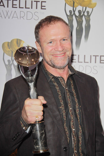 How tall is Michael Rooker