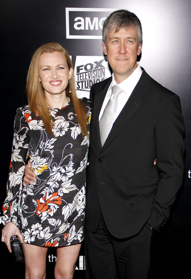 How tall is Mireille Enos
