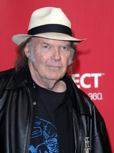 How tall is Neil Young