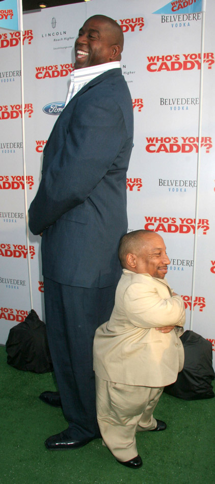 How tall is Tony Cox