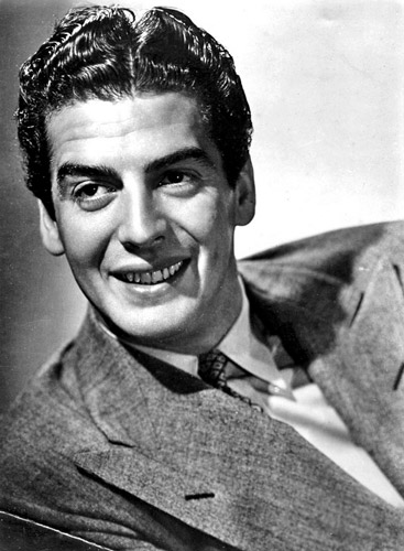 How tall was Victor Mature