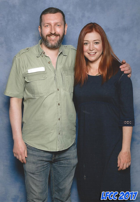How tall is Alyson Hannigan