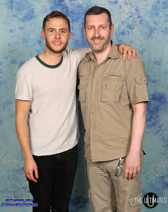 How tall is Iain De Caestecker