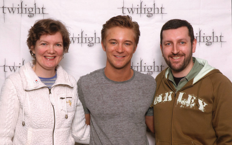 How tall is Michael Welch