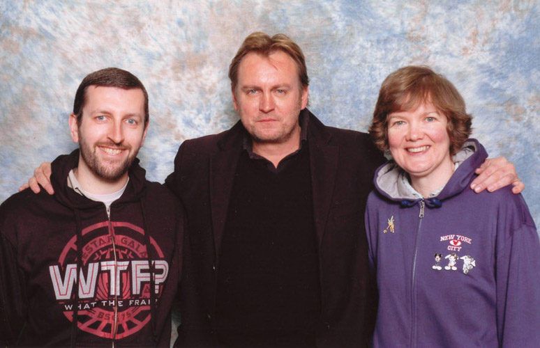 How tall is Philip Glenister