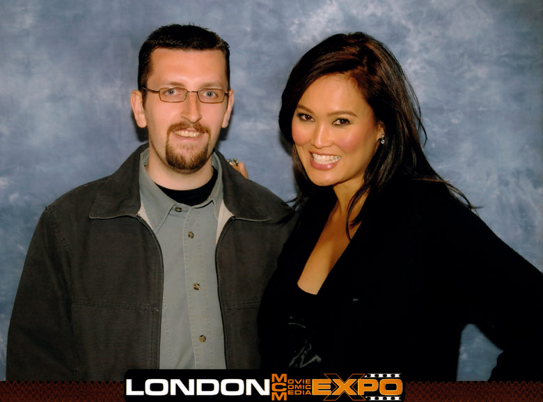 How tall is Tia Carrere