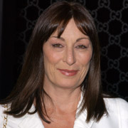 Height of Anjelica Huston