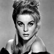 Height of Ann Margret