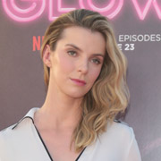Height of Betty Gilpin
