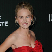 Height of Britt Robertson