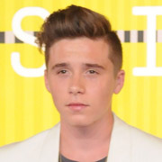 Height of Brooklyn Beckham