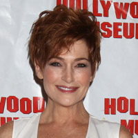 Height of Carolyn Hennesy