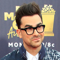 Height of Dan Levy