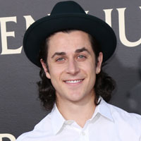 Height of David Henrie