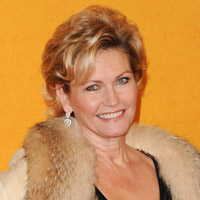 Height of Fiona Fullerton