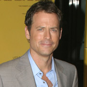 Height of Greg Kinnear