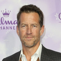 Height of James Denton