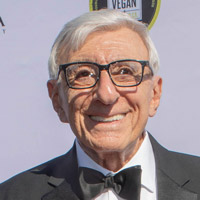 Height of Jamie Farr