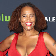 Height of Lisa Nicole Carson