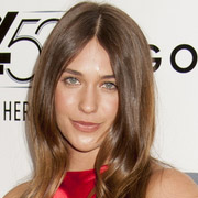 Height of Lola Kirke