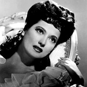 Height of Merle Oberon