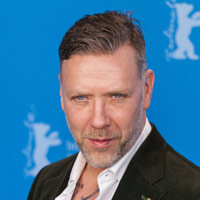Height of Mikael Persbrandt