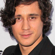 Height of Peter Gadiot