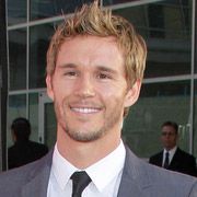 Height of Ryan Kwanten