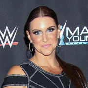 Height of Stephanie McMahon