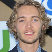 Height of Toby Regbo