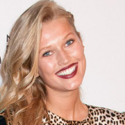 Height of Toni Garrn